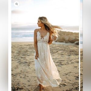 Magnolia Boutique Paradise Island, Vanilla Lace Maxi Dress